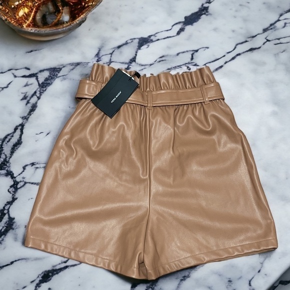 VERO MODA Solarie Coated Shorts - Picture 3 of 4